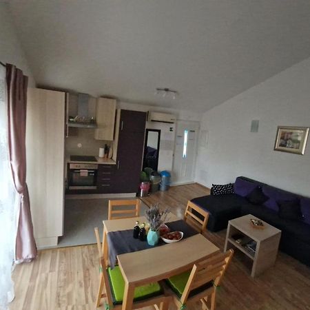 Ferienwohnung Apartman Relax Marina Exterior foto